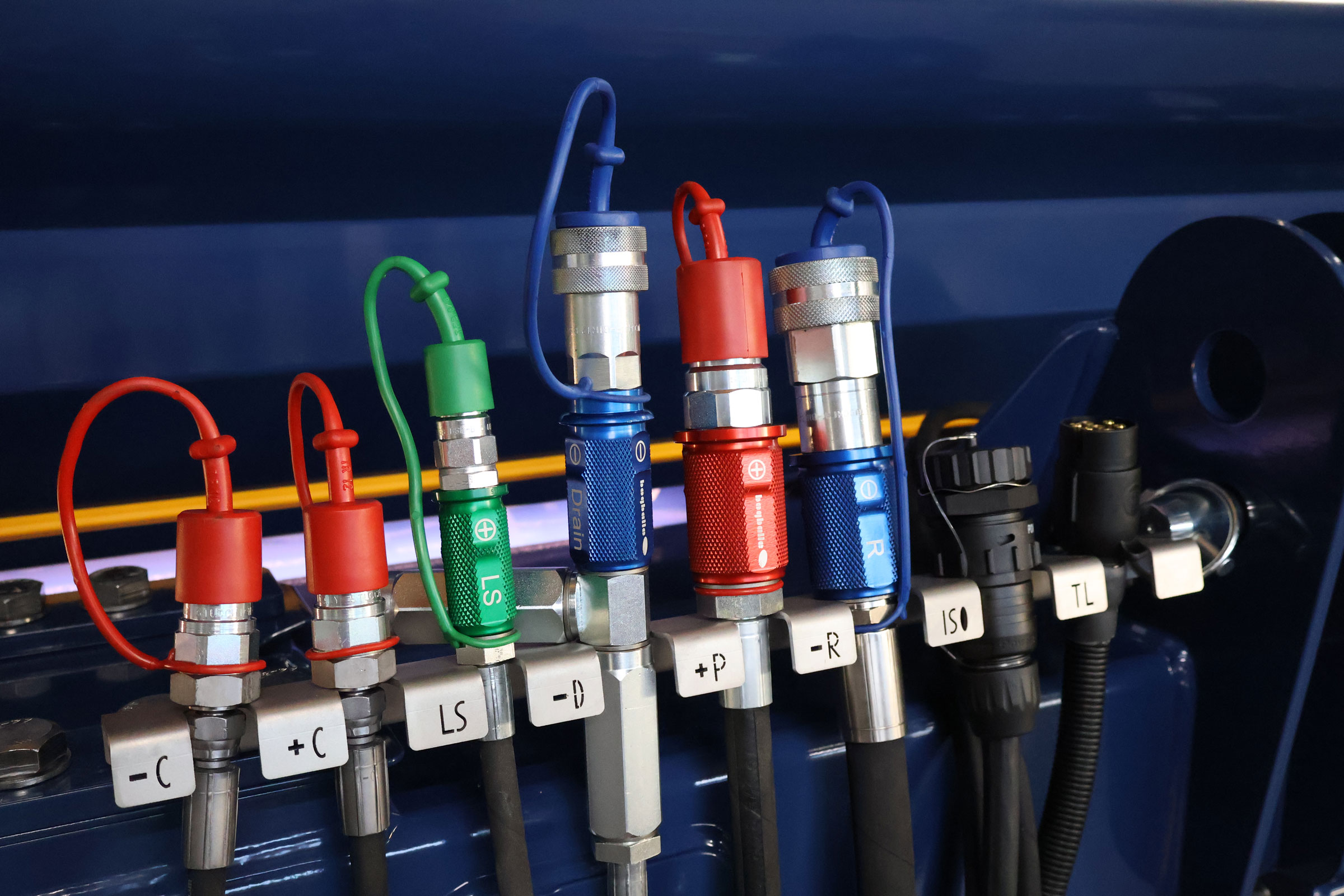 BOGBALLE colour-coded hydraulic couplings